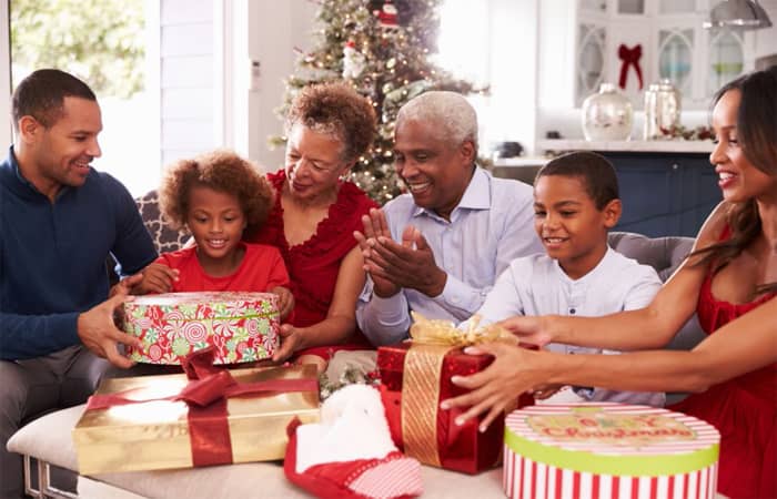 Order Christmas Gifts Online to Wish your Family & Friends Order Christmas Gifts Online to Wish your Family & Friends