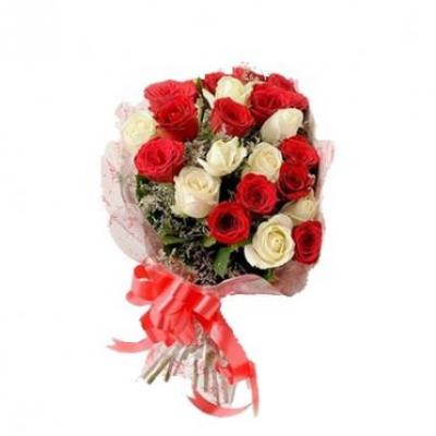 Red & White Roses Bouquet