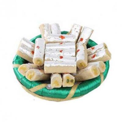 Kaju Pista Roll Kaju Pista Roll